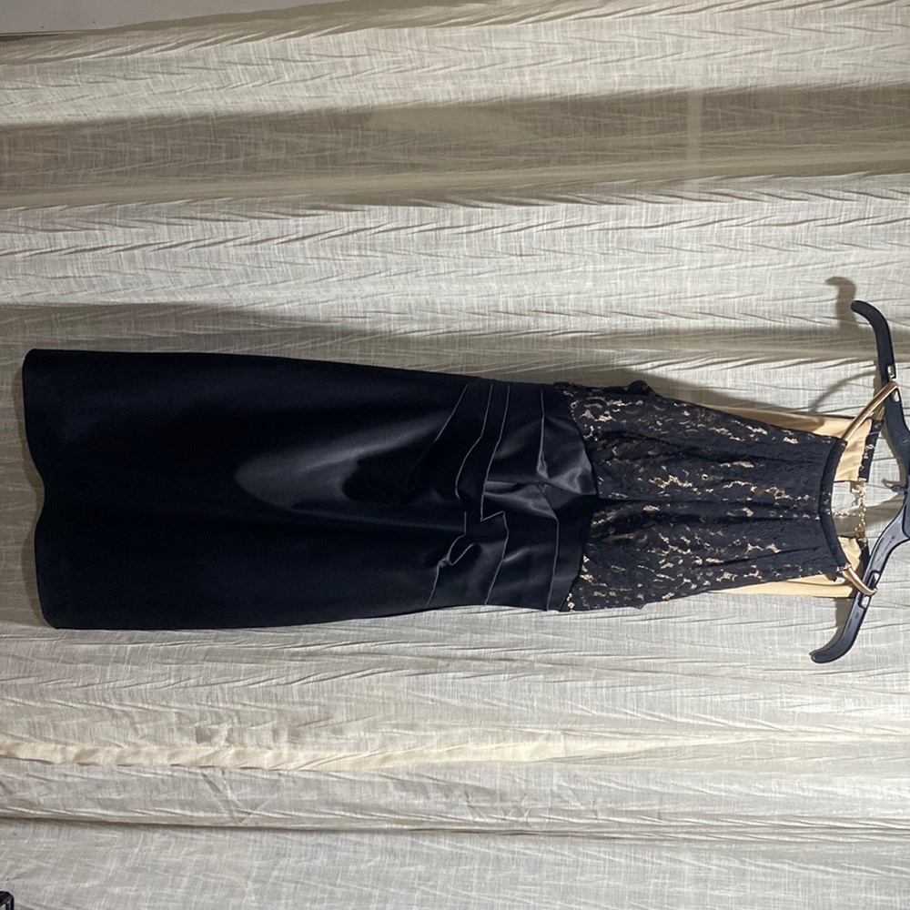 Stunning silk fitted sleeveless high neck dress